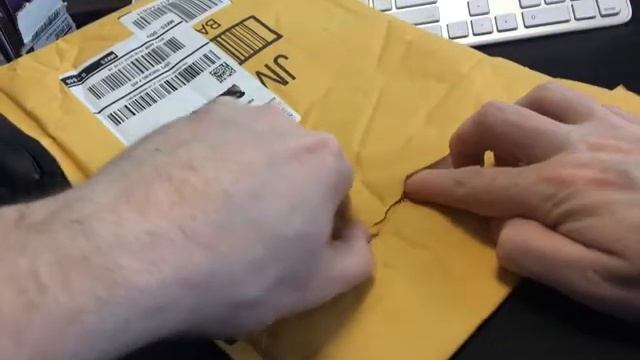 ASMR UNBOXING: iPhone 6 arm band case for working out смотреть онлайн
