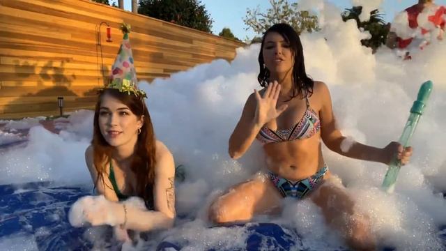 Adriana Chechik helping stream смотреть онлайн