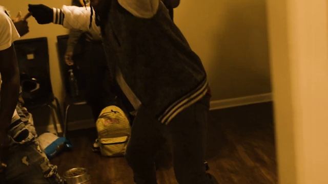 DJ Dee Boogie - From The Mac (Official Music Video) (Prod. By Mendolla) смотреть онлайн