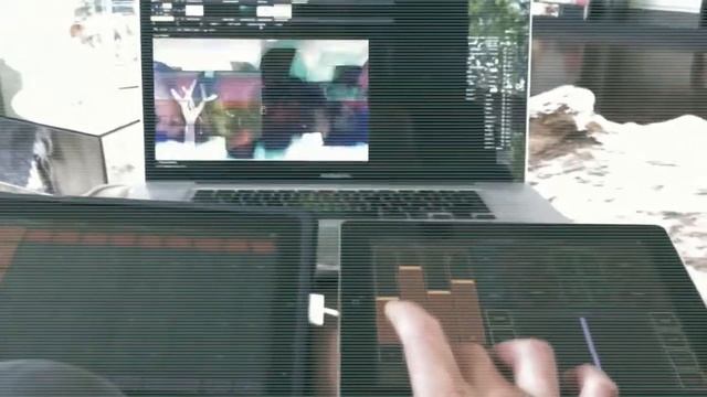 Dual Ipad Control Test w/ Resolume Avenue & Touch OSC смотреть онлайн