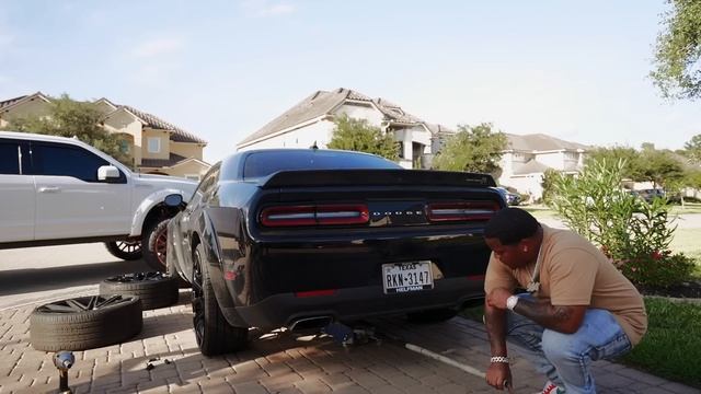 CoreySSG speaks on buying S580 Benz & Rolls Royce Cullinan смотреть онлайн