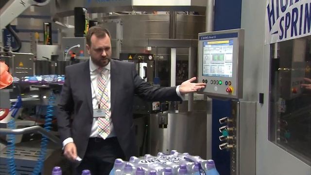 The Queen opens a brand new Highland Spring factory смотреть онлайн