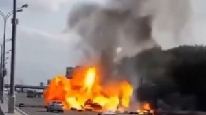 Как горят электромобили, тесла на МКАДе.