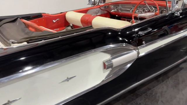 1958 Pontiac Parisienne Convertible смотреть онлайн