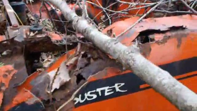 Abandoned 340 1972 Plymouth Duster wasting away.wmv смотреть онлайн