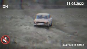Жёсткий дрифт на москвиче под фонк.