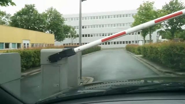 Fooling an NFC parking gate смотреть онлайн