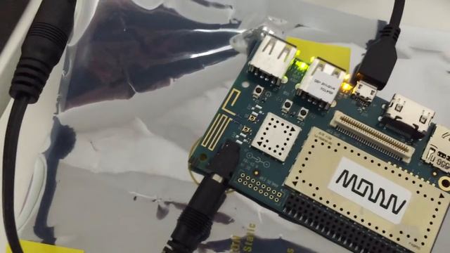 Blinking LEDs from Google Brillo (DragonBoard ) смотреть онлайн