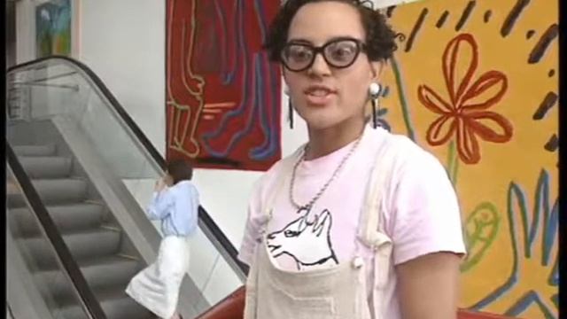 FASHION IN BRITAIN ( That's English Video)