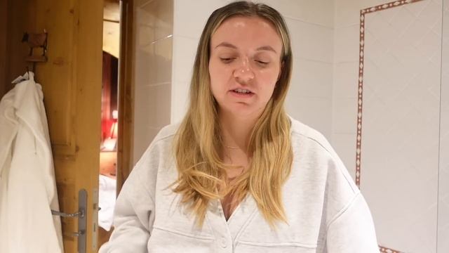 WE WENT SKIING & AND I AM ON THE COVER OF A MAGAZINE!!!! | ZOE HAGUE смотреть онлайн