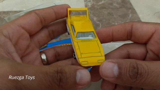 1970 Plymouth Superbird Hot Wheels  Track Builder #musclecars #mattel #plymouth #superbird