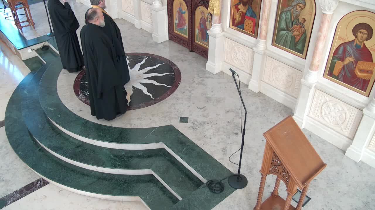 Литургия. Неделя 17-я по Пятидесятнице. Мучеников Сергия и Вакха. 20.10.2024 смотреть онлайн