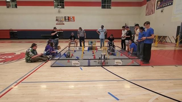 WMI, Mecha Knights/Toaster Medics vs Angry Aliens/Cubed-ets смотреть онлайн