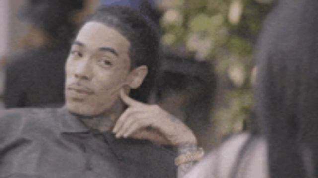 Dusty Rapper Threatens to Shoot Up The Club For Playing a 50 Cent Song смотреть онлайн