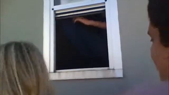 What Do You Do When Your Locked Out? смотреть онлайн