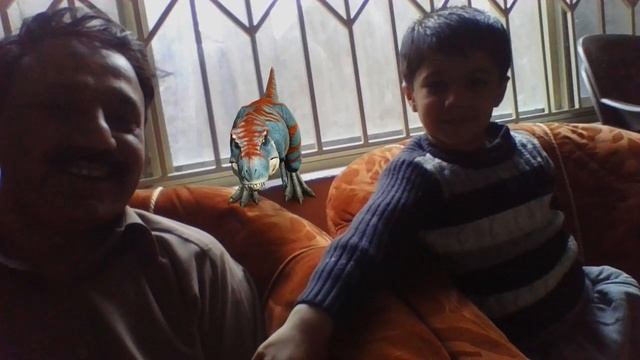 Windows Mixed Reality ... Play with Pet dinosaur смотреть онлайн