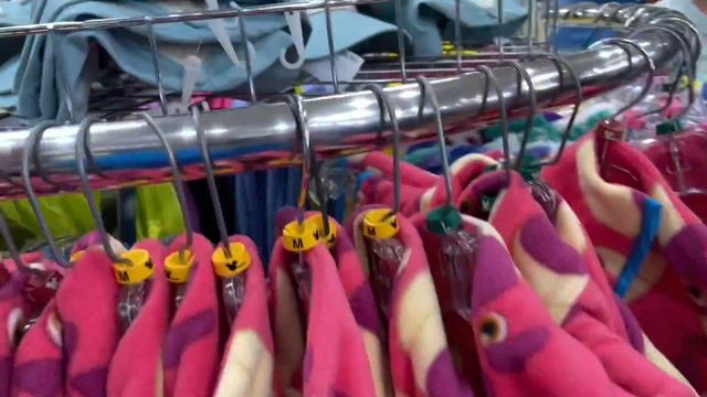 A TRIP TO THE @DisneyParks CHARACTER WAREHOUSE. SO MANY BARGAINS! REDUCED LOUNGELFYS & A FULL HAUL смотреть онлайн