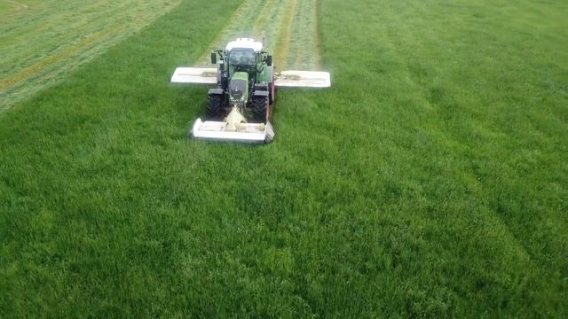 Fendt 724 am Mähen смотреть онлайн