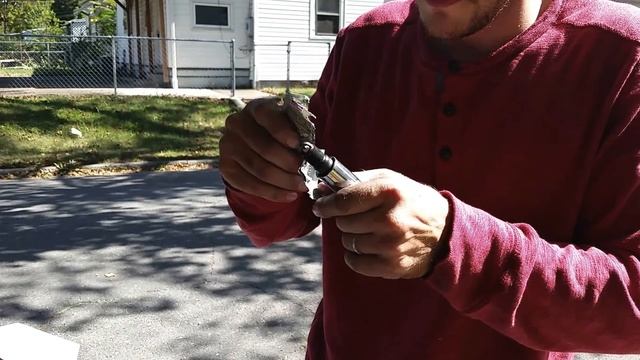 Changing the spark plugs on a 2002 Pontiac Grand prix part two смотреть онлайн