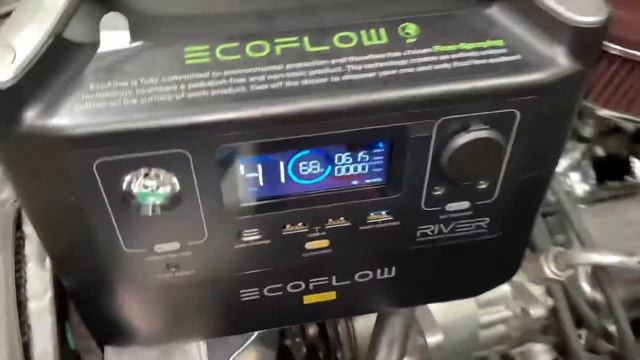 Charging a solar generator with an inverter hooked to a car battery. Does it work? смотреть онлайн