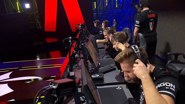 INSANE MONESY 1V3 CLUTCH AGAINST NAVI [IEM KATOWICE 2022]