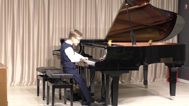 1) С. Рахманинов. Маргаритки. 2) Э. Григ. Поэтическая картинка N 1 Оp.3. смотреть онлайн