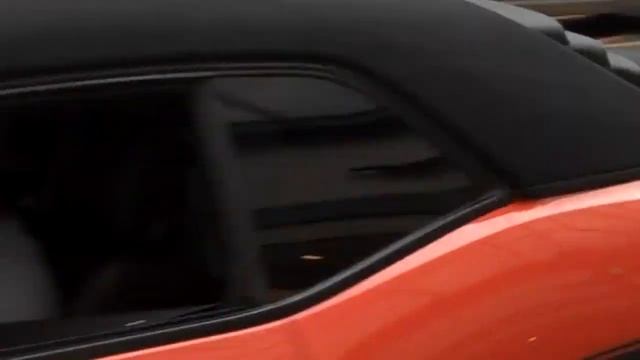 Orange Dodge Challenger SRT8 Acceleration and Super Sound смотреть онлайн