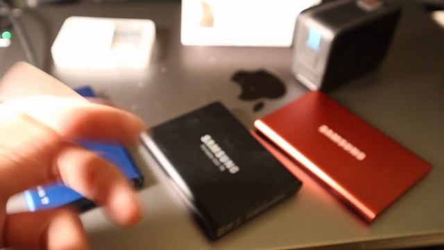 三星Samsung T7 SSD 1TB 開箱& 我的移動式SSD選購攻略分享！ 德狗 開箱 即興人生 смотреть онлайн