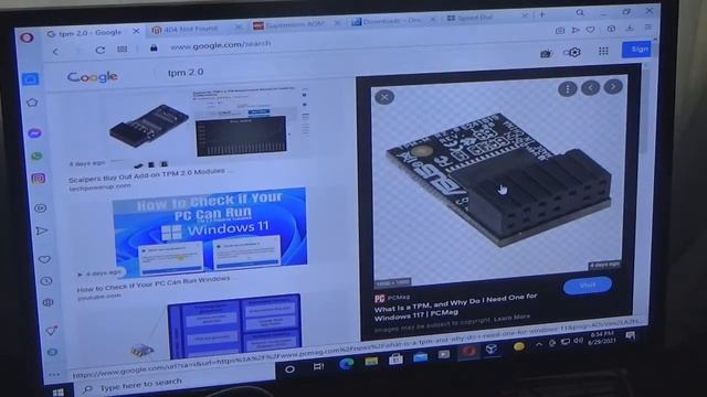 why windows 11 works on a virtual machine and what a TPM chip looks like смотреть онлайн