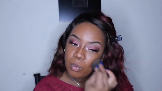 Holiday Cranberry Makeup + MAC Snowball Mini Lip Gloss Kit смотреть онлайн