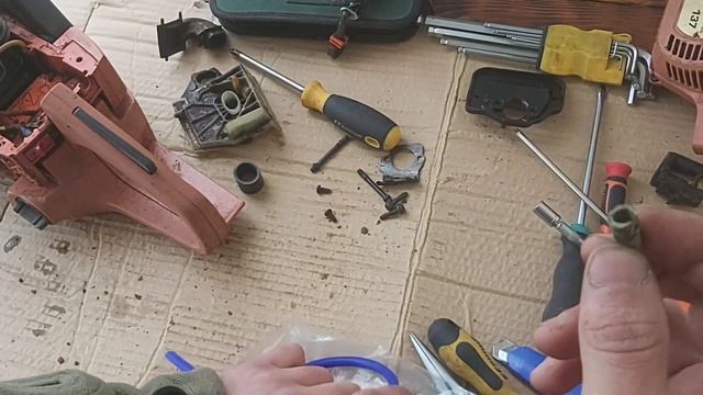 Αλυσοπρίονο husqvarna 137 δύσκολα παίρνει μπρος και σβήνει. смотреть онлайн
