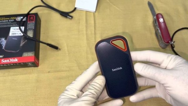 SanDisk Portable SSD Extreme Pro 4TB unboxing
