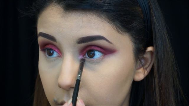 Fiddling with Makeup | Red shadow смотреть онлайн