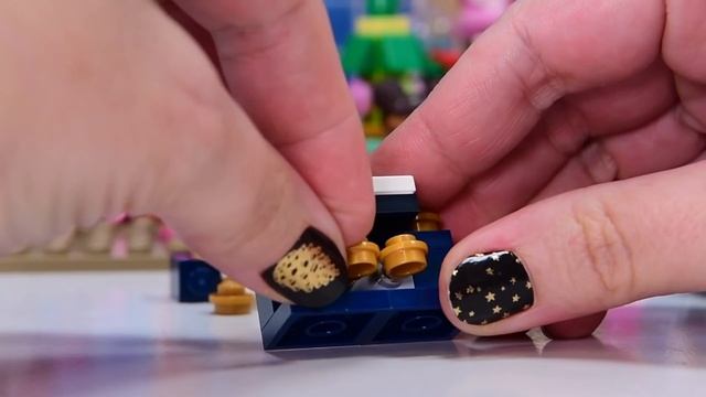 Opening door 14 of Lego Friends advent calendar 2021....... смотреть онлайн