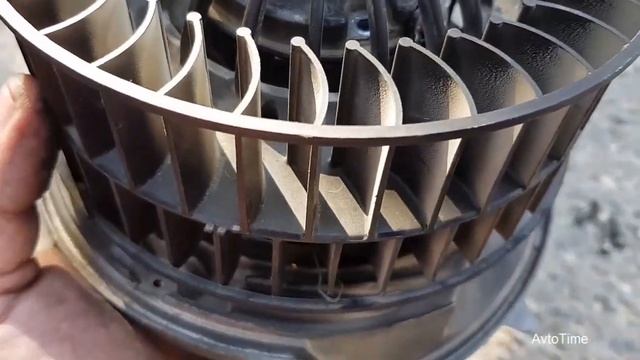Замена реле регулятора и Щеток вентилятора обдува Салона Mercedes benz w210 смотреть онлайн