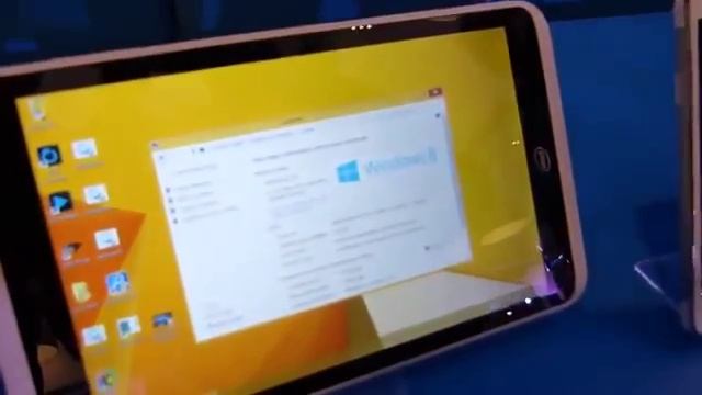 Intel Atom x5 Z8500 reference design Brief hands on at MWC смотреть онлайн