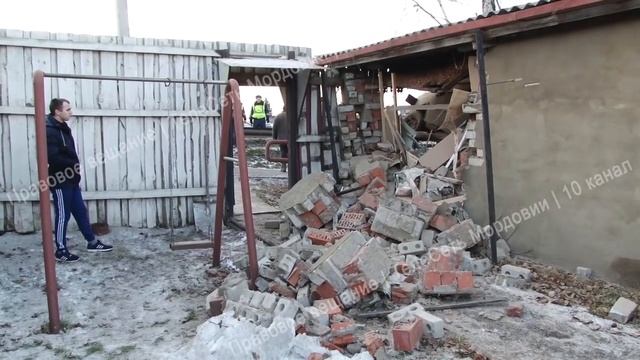 В Саранске автомобиль врезался в дом есть погибший смотреть онлайн