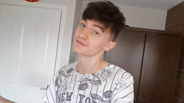 Apple iMac 21.5" 4K (2017) Unboxing & Setup смотреть онлайн