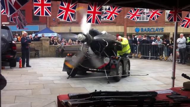 Rolls Royce Griffon engine run up in Wigan смотреть онлайн