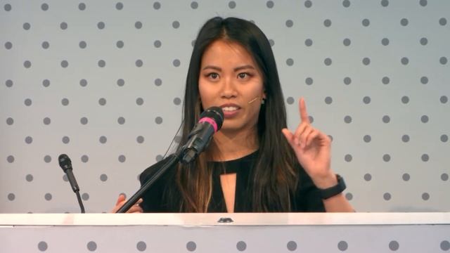 Web Powered Augmented Reality with Betty Peng смотреть онлайн