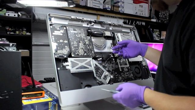iMac 27" 80GB SSD FULL Removal to 1TB SATA Drive смотреть онлайн