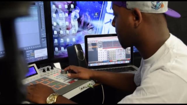 DJ Mac Beatz Cookin' Up Heat смотреть онлайн