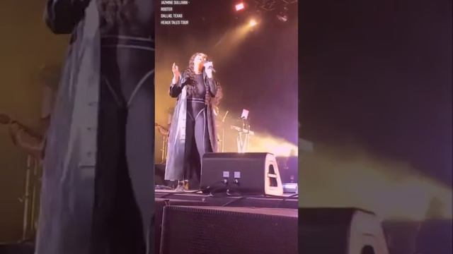 Jazmine Sullivan performing Roster смотреть онлайн