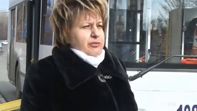 В Армавире появился троллейбус для мало мобильных граждан.RENTV Armavir смотреть онлайн