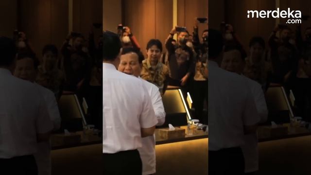 Reaksi Luhut Digoda Prabowo: Kau Jangan Macam Macam Bowo смотреть онлайн
