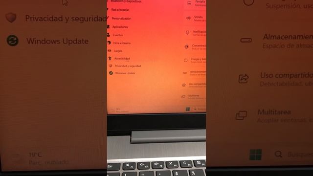 Pantalla rosa portatil Windows 10 / Windows 11 (Solucionado) смотреть онлайн