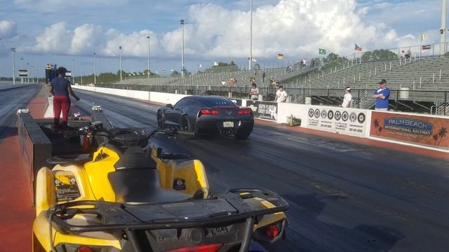 Tesla Model 3 Dual Motor vs Supercharged C7 Corvette Stingray! смотреть онлайн