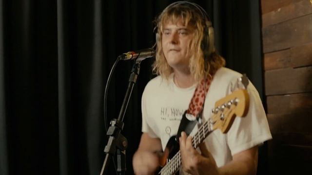 GLOW IN THE DARK - Skegss/ Mono Mono Sessions #9 смотреть онлайн