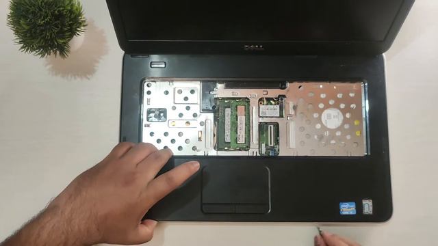 Dell Vostro 1550 Disassembly | RAM, HDD Upgrade смотреть онлайн