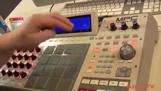 Akai MPC Renaissance Music Production Controller - in depth with DJkit.tv Musikmesse 2012 смотреть онлайн